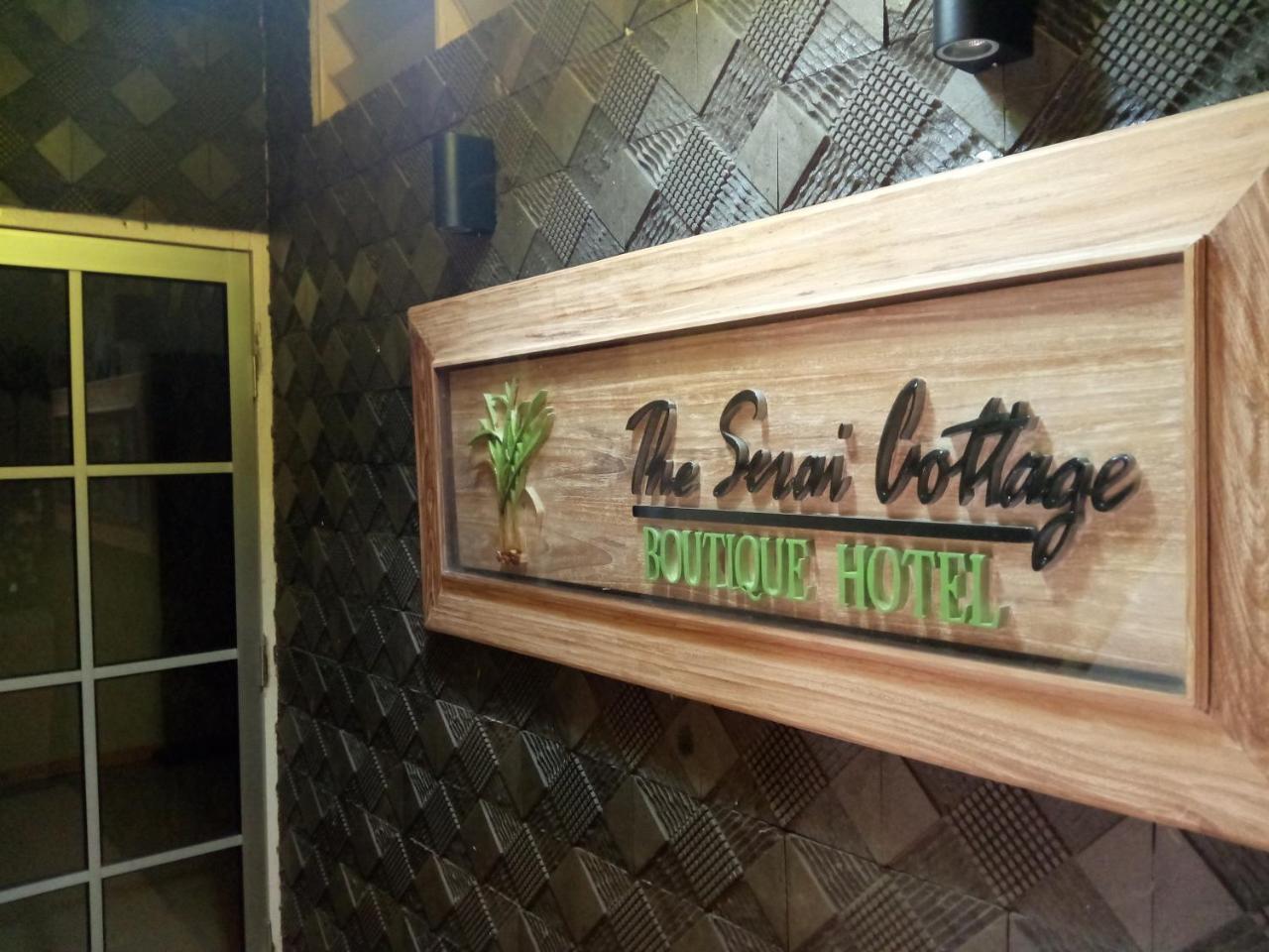 The Serai Cottage Transit Hotel Kampong Gong Badak Eksteriør bilde