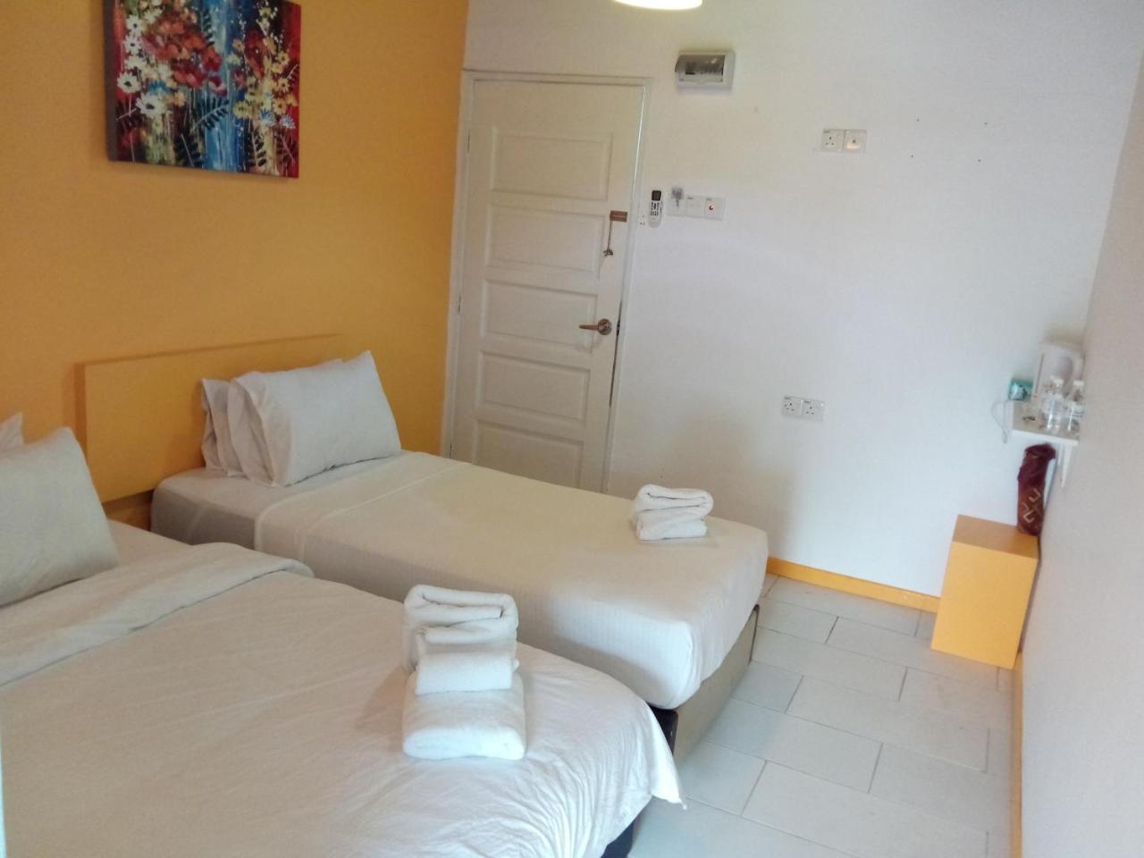 The Serai Cottage Transit Hotel Kampong Gong Badak Eksteriør bilde